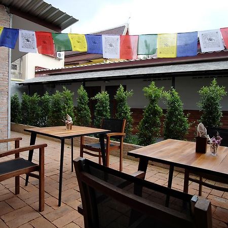Monday Moon Apartment Chiang Mai Bagian luar foto