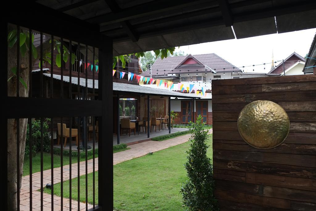 Monday Moon Apartment Chiang Mai Bagian luar foto