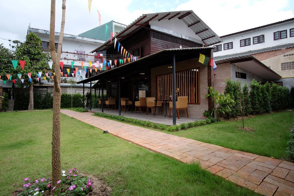Monday Moon Apartment Chiang Mai Bagian luar foto